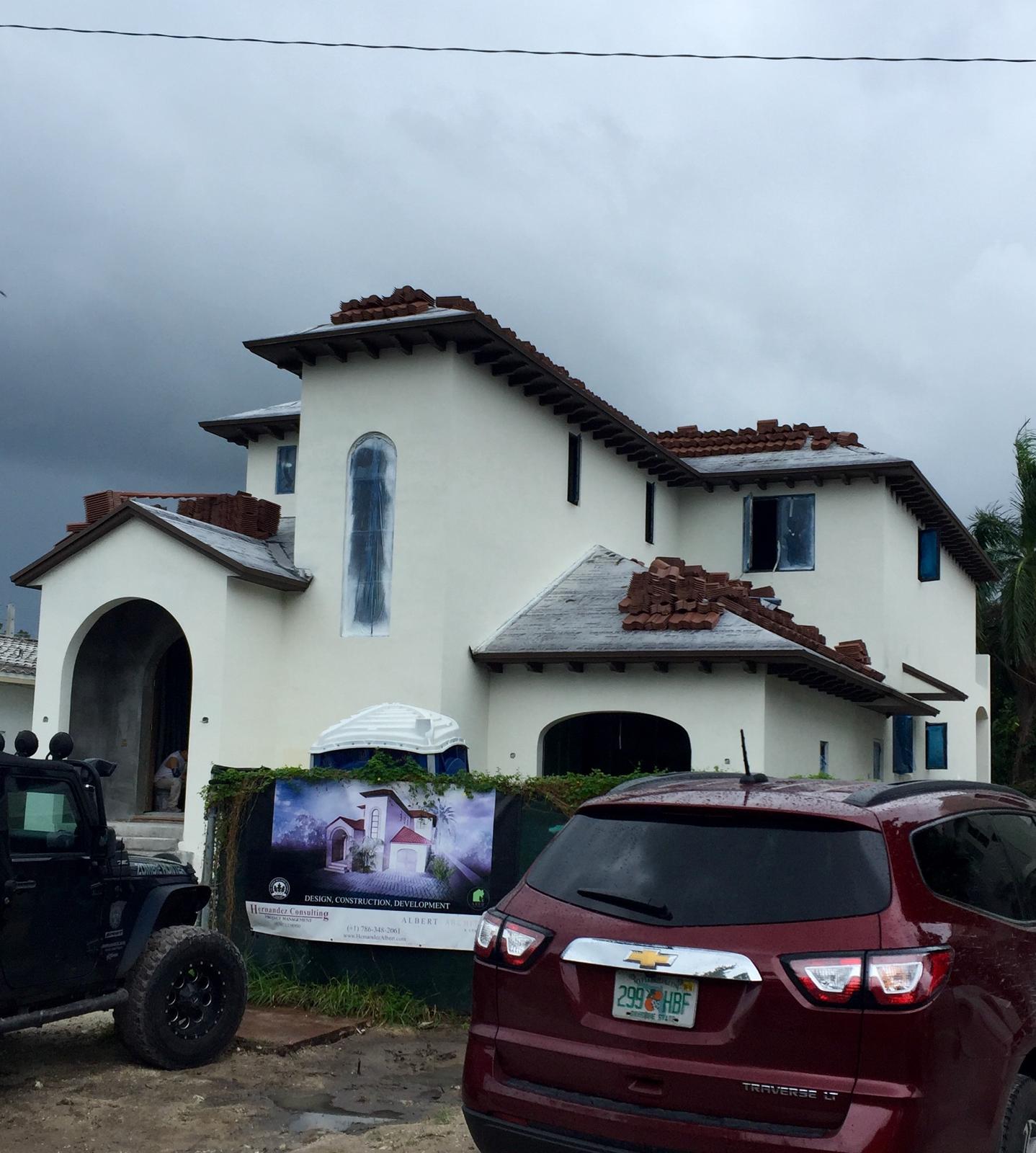 Construction scaffolding on a Miami home addition project by OD Construction Group Corp